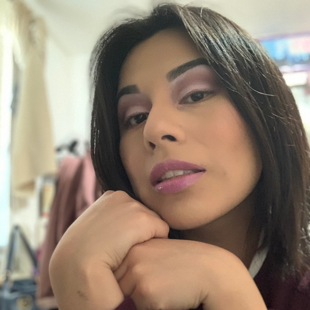 Meet your Posher, Devanny